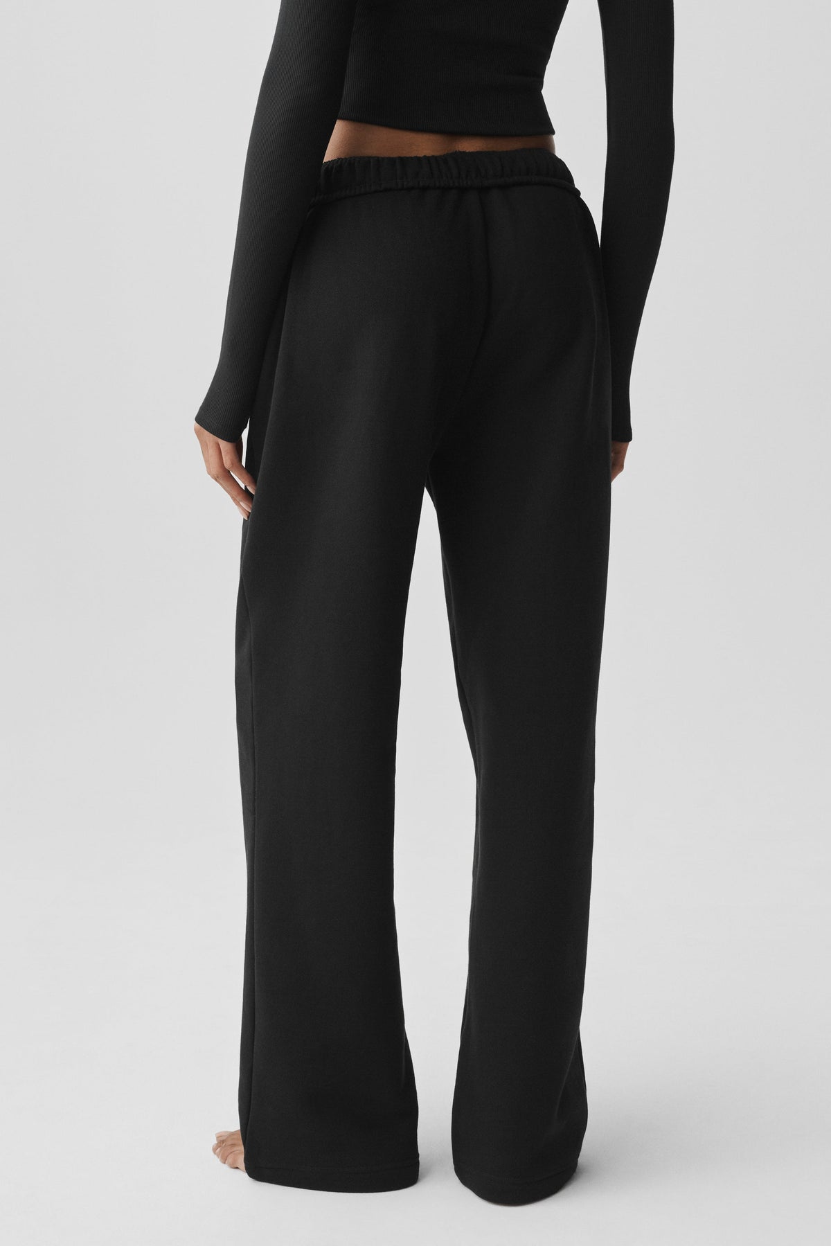 Accolade Straight Leg Sweatpant - Black