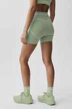 4" Airbrush High-Waist Heart Throb Short - Dune Grass/White